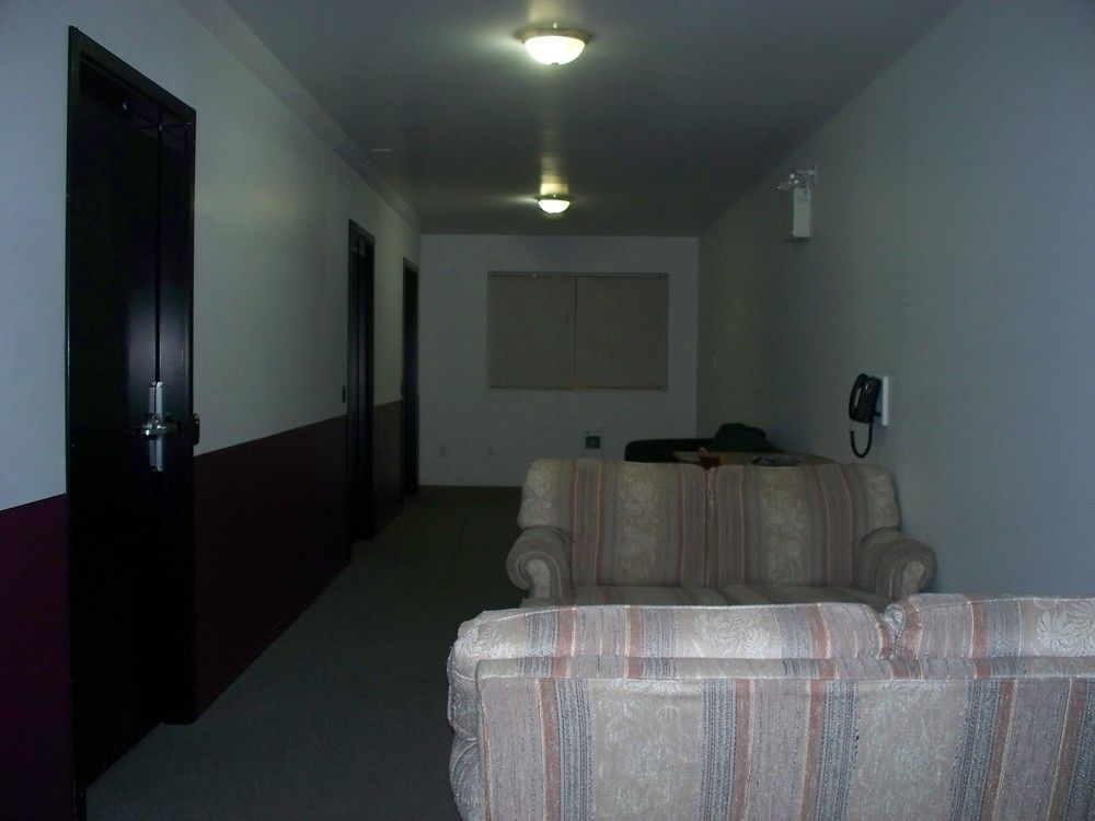 Invermere Hostel Exterior photo